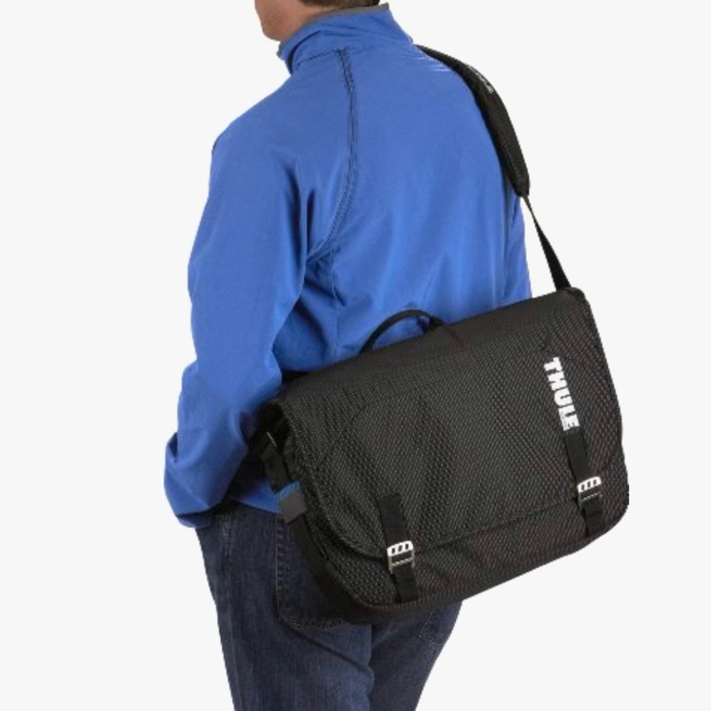 Thule Crossover TCMB-115 15.4-inch MacBook or PC Messenger Bag Ripped Handle